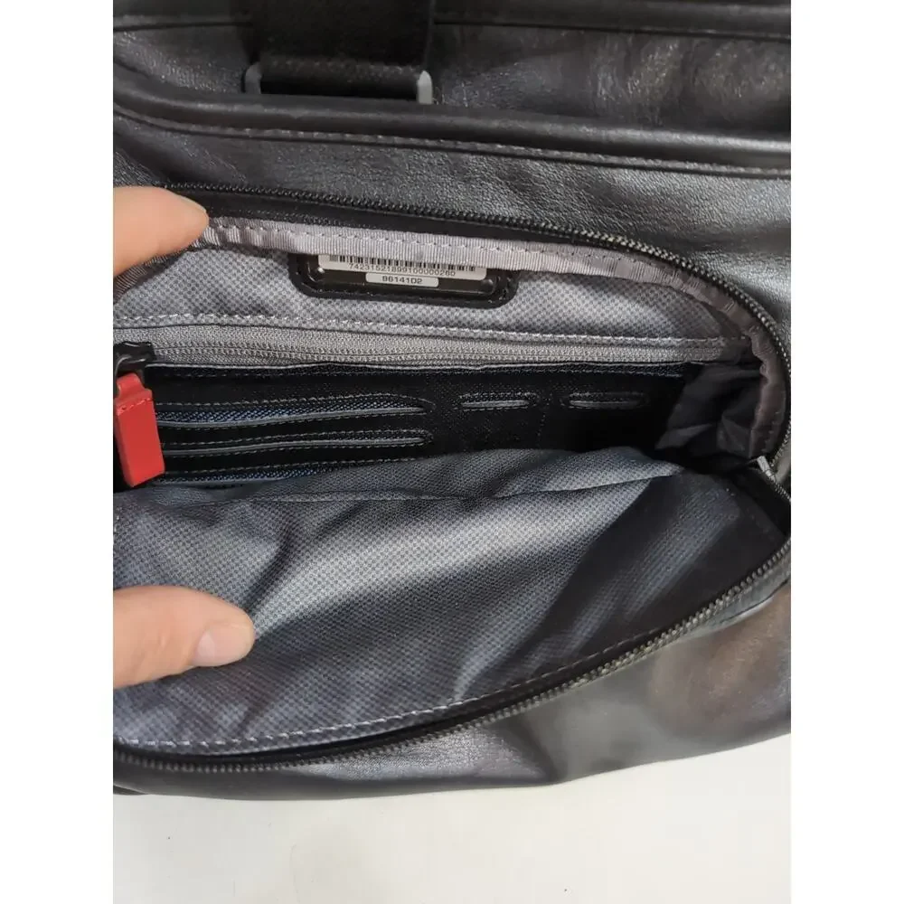 TUMI ALPHA 2 Expandable Laptop Briefcase Black Leather Model 96141 D2 READ